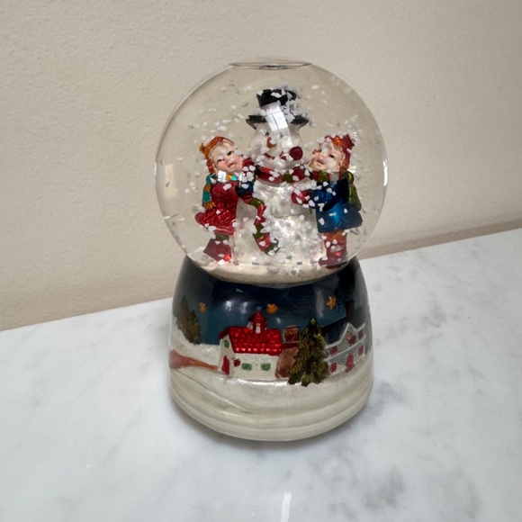 Vintage Glass Water-filled Snow Globe Music Box Snowman with Two Happy Friends - Picture 3 of 10
